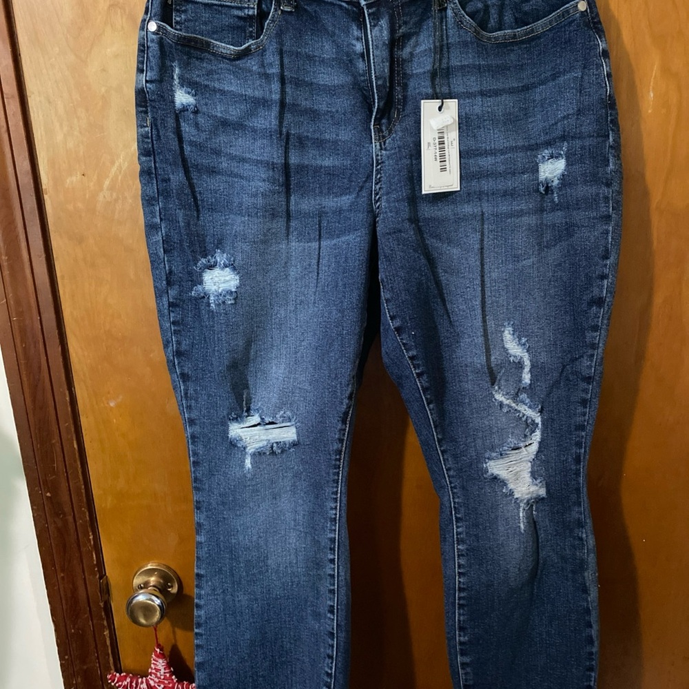 Judy Blue Mid Rise Relaxed Fit Distressed Denim Jeans JB88135 NWT 14W